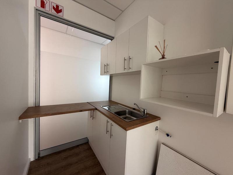 To Let Commercial Property for Rent in Walmer Eastern Cape